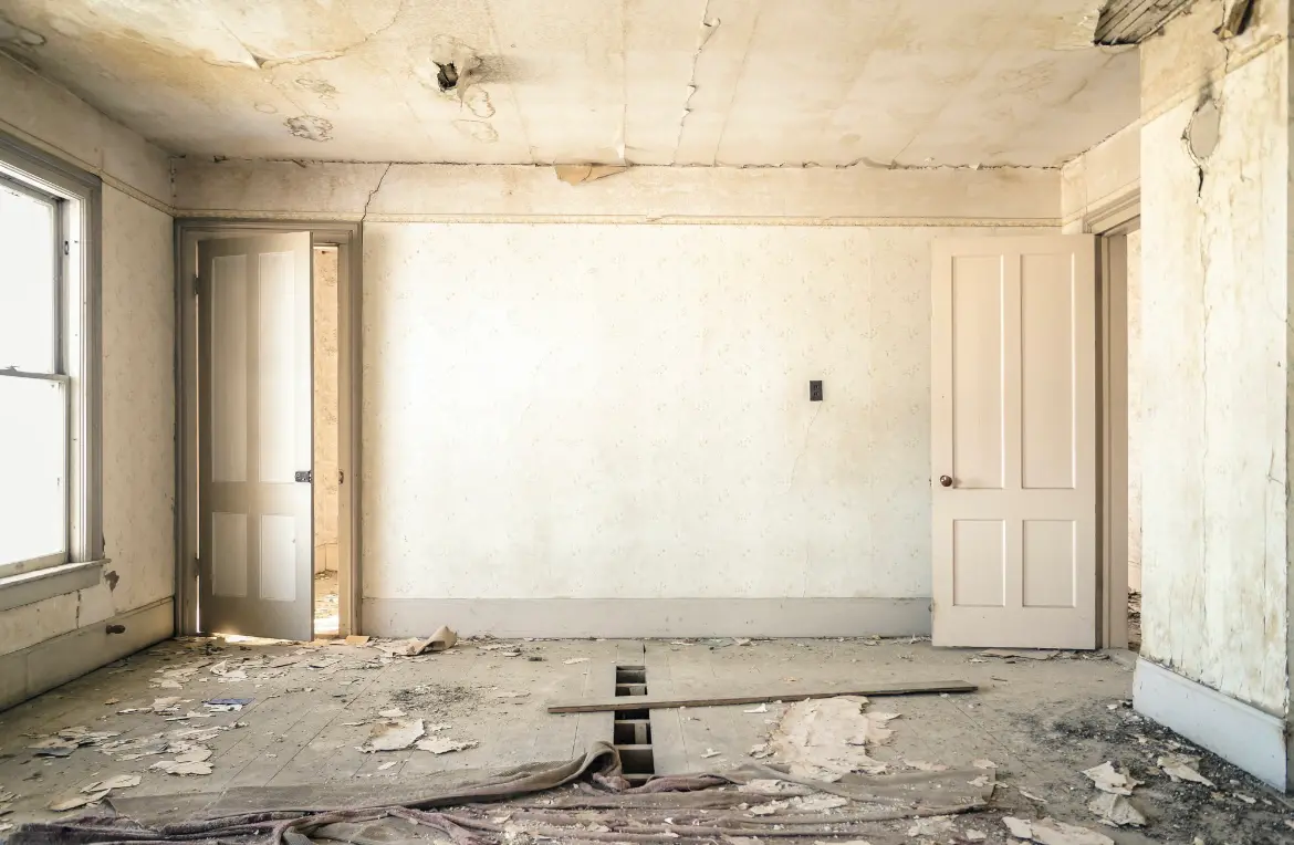 Waste disposal crew managing a cleanout project in Hunter